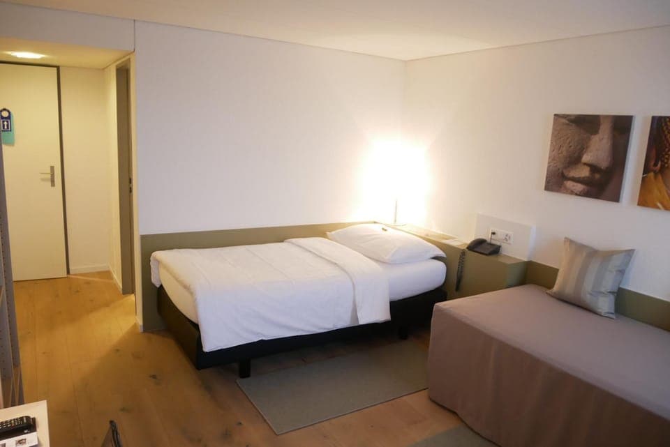 Bed, Photo of the whole room