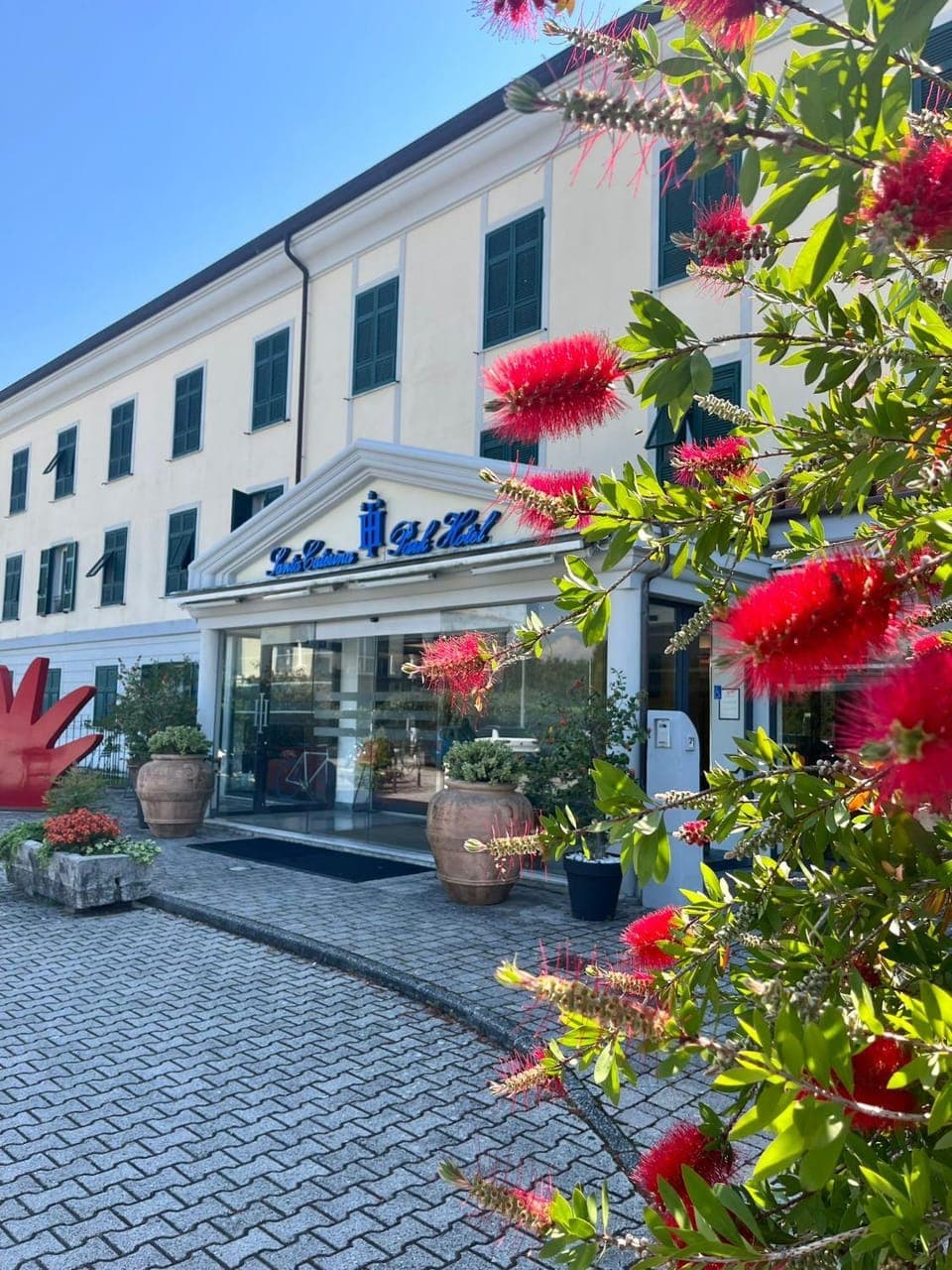 Property building, Day, Garden