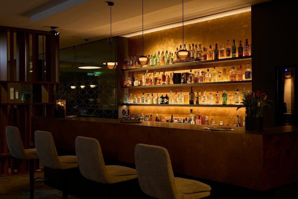 Lounge or bar, Lounge or bar