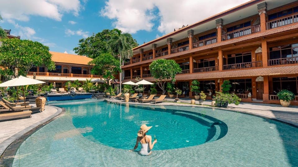 Swimming pool, Swimming pool