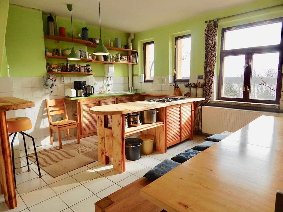 Kitchen or kitchenette, Seating area, Dining area