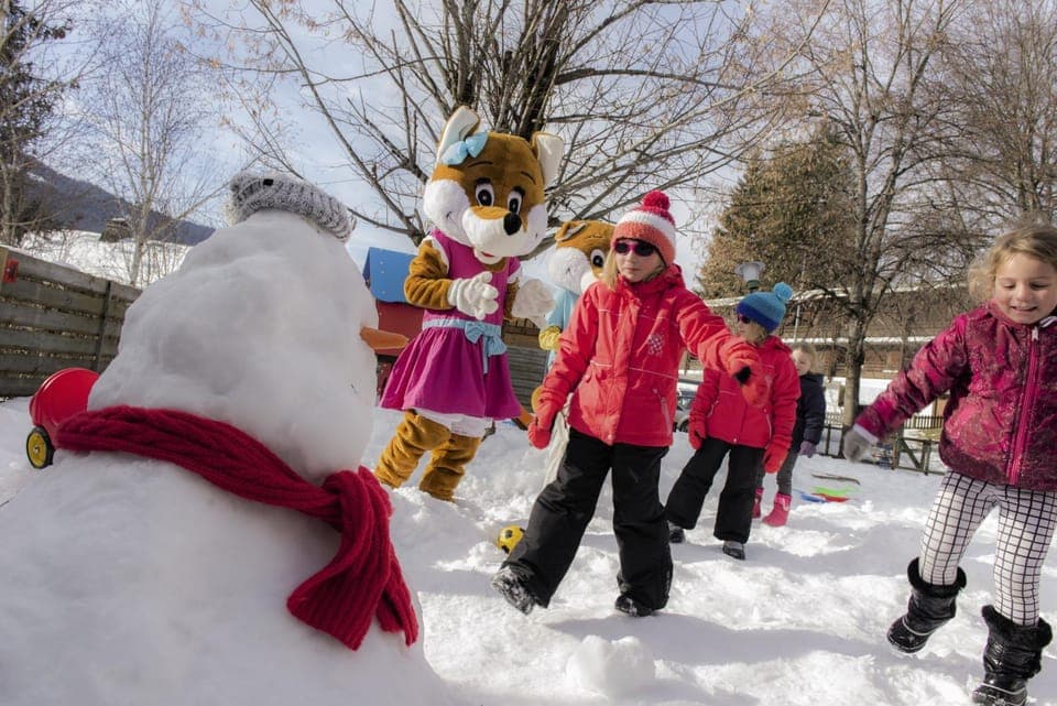 Kids's club, children