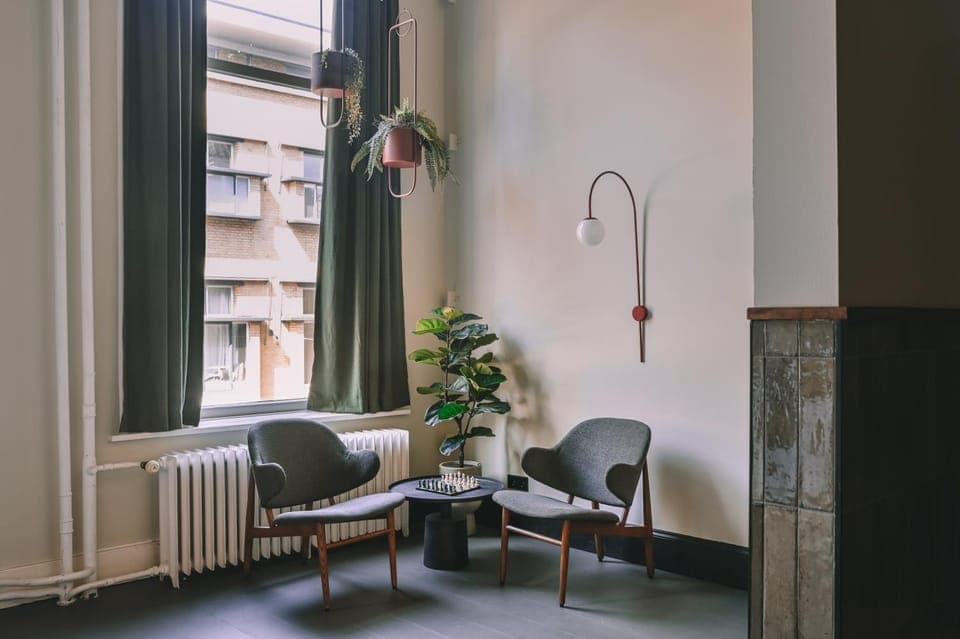 Living room, Seating area