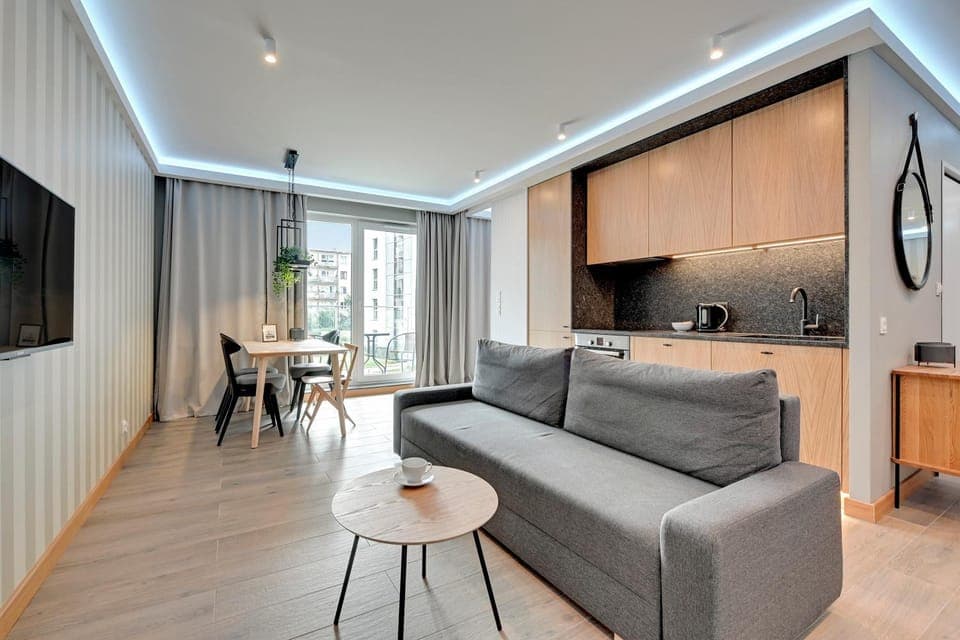 Kitchen or kitchenette, Living room, Seating area, Dining area