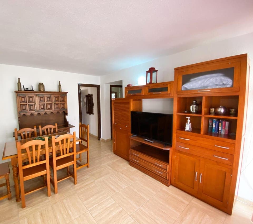 TV and multimedia, Living room, Dining area, air conditioner