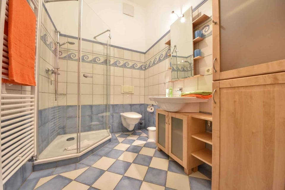 Shower, Toilet, Bathroom