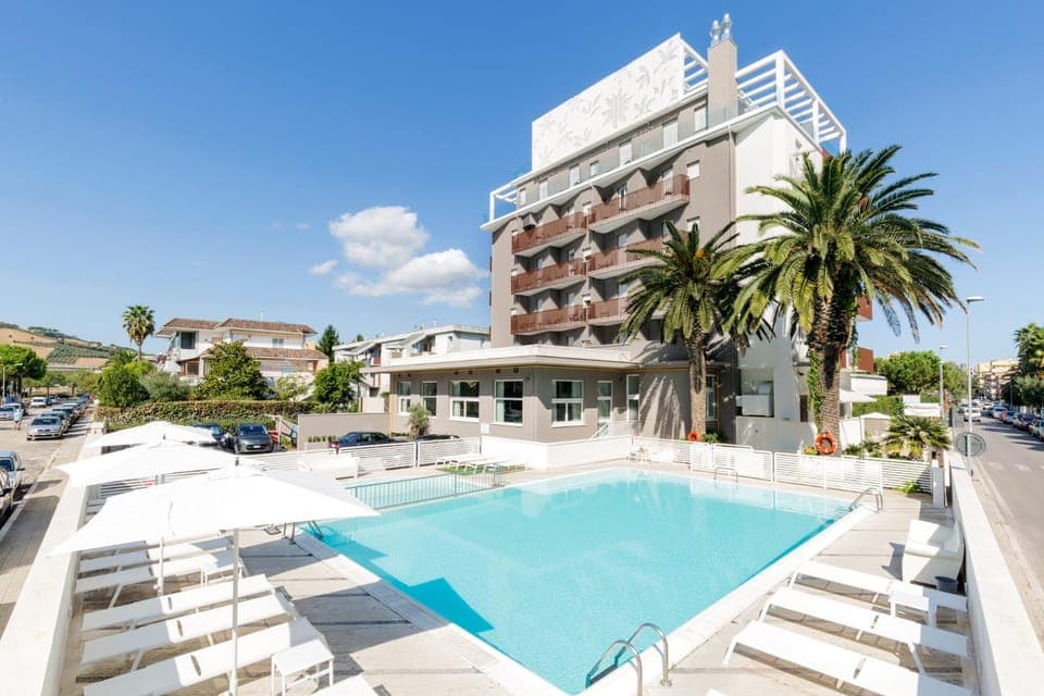 Pool view, Swimming pool