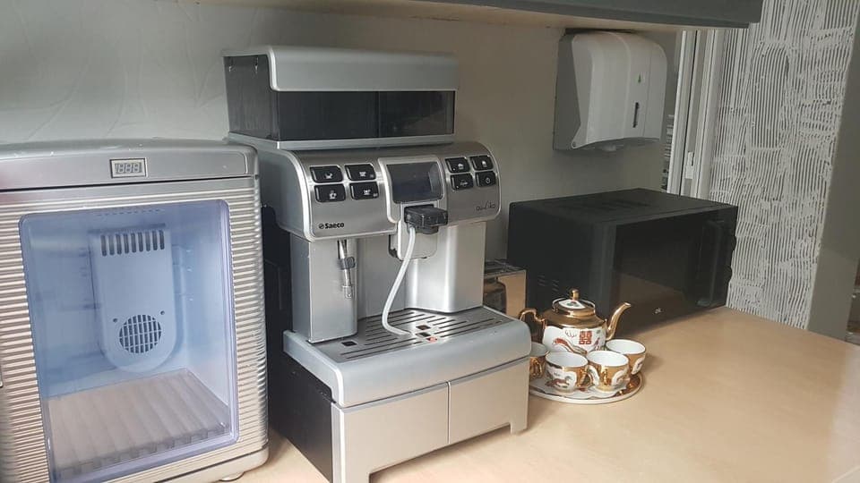 Coffee/tea facilities, Communal kitchen