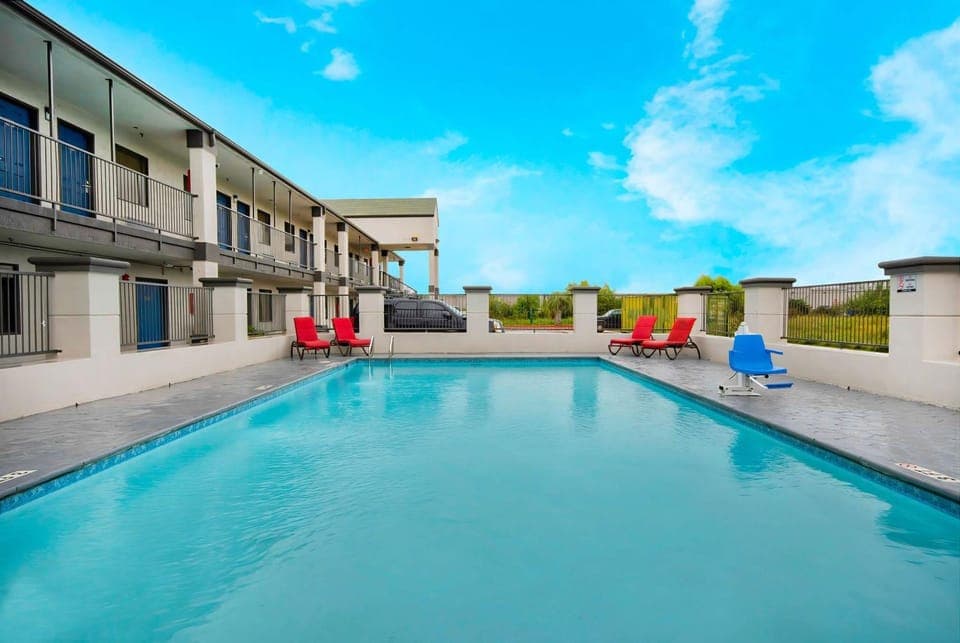 Pool view, Swimming pool