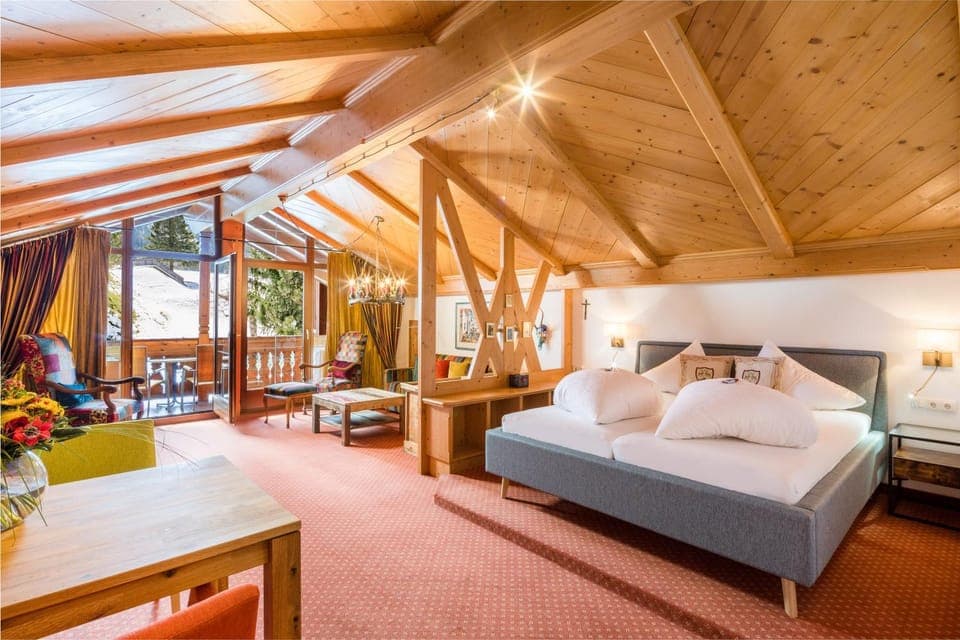 Living room, Dining area, Bedroom