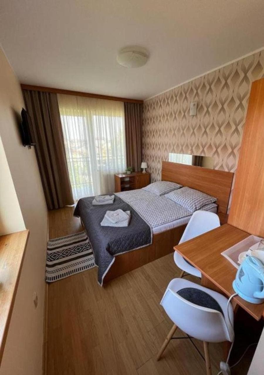 Bed, TV and multimedia, Coffee/tea facilities, View (from property/room), View (from property/room), Balcony/Terrace, Balcony/Terrace, Other, Other, Other, Photo of the whole room, Seating area, Bedroom, furniture, furniture, furniture, towels