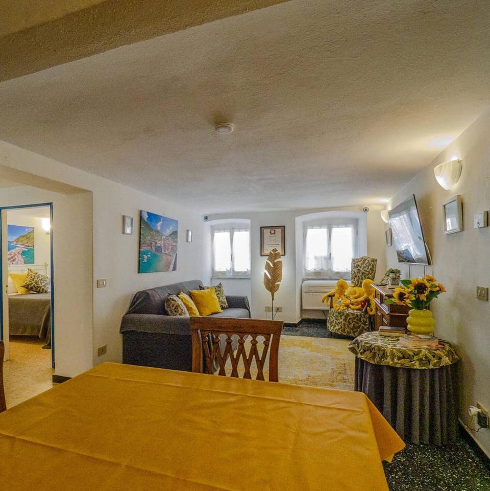 Communal lounge/ TV room, Living room