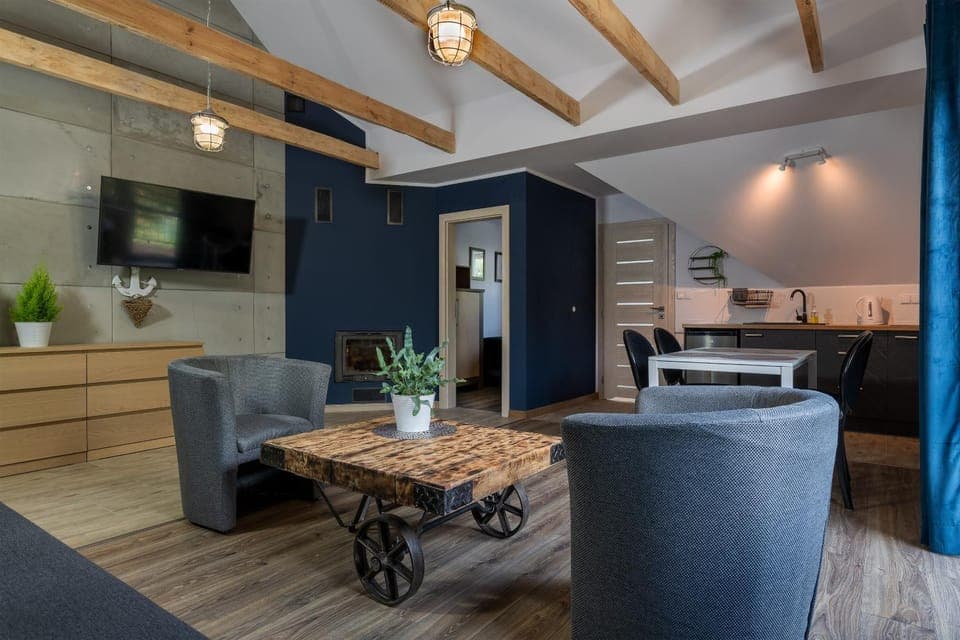 TV and multimedia, Kitchen or kitchenette, Living room, Seating area, Dining area