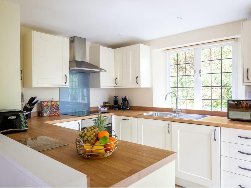 Kitchen or kitchenette, kitchen