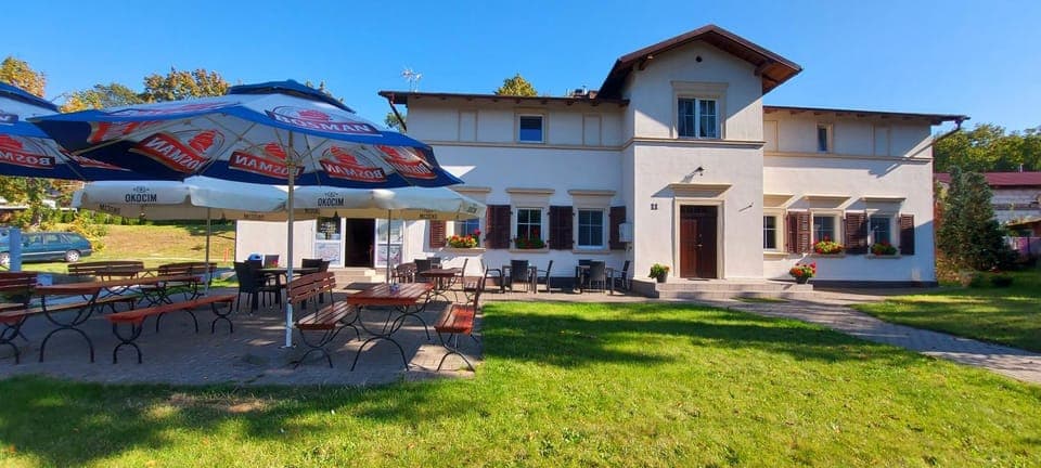 Property building, Restaurant/places to eat