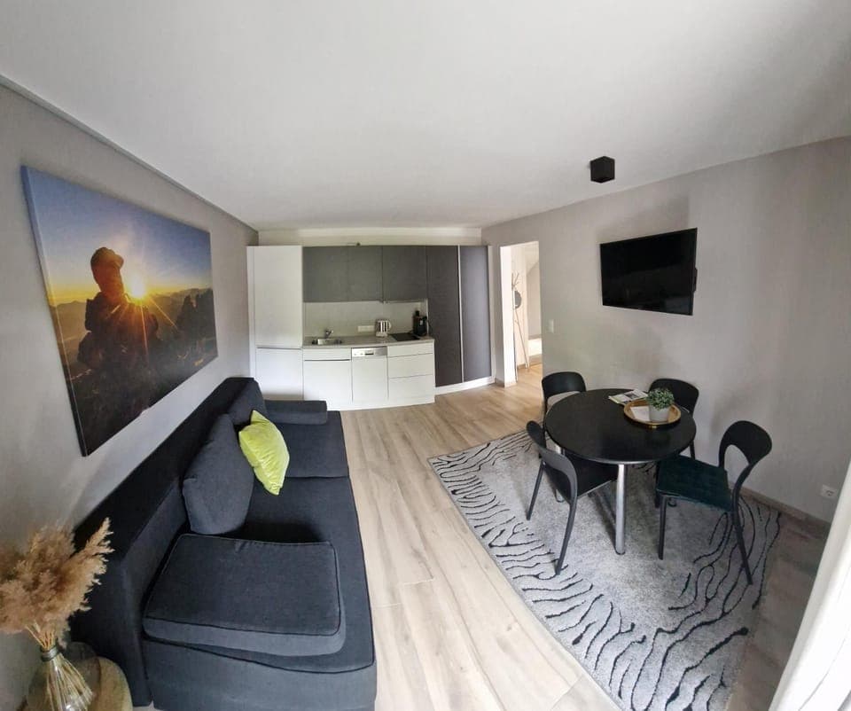 TV and multimedia, Dining area, Bedroom, kitchen