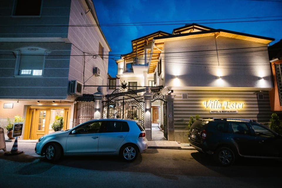 Property building, Facade/entrance