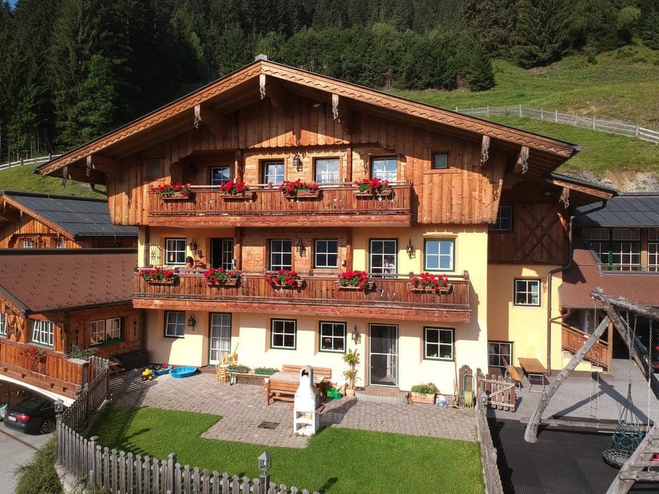 Property building, Facade/entrance, Bird's eye view, Balcony/Terrace