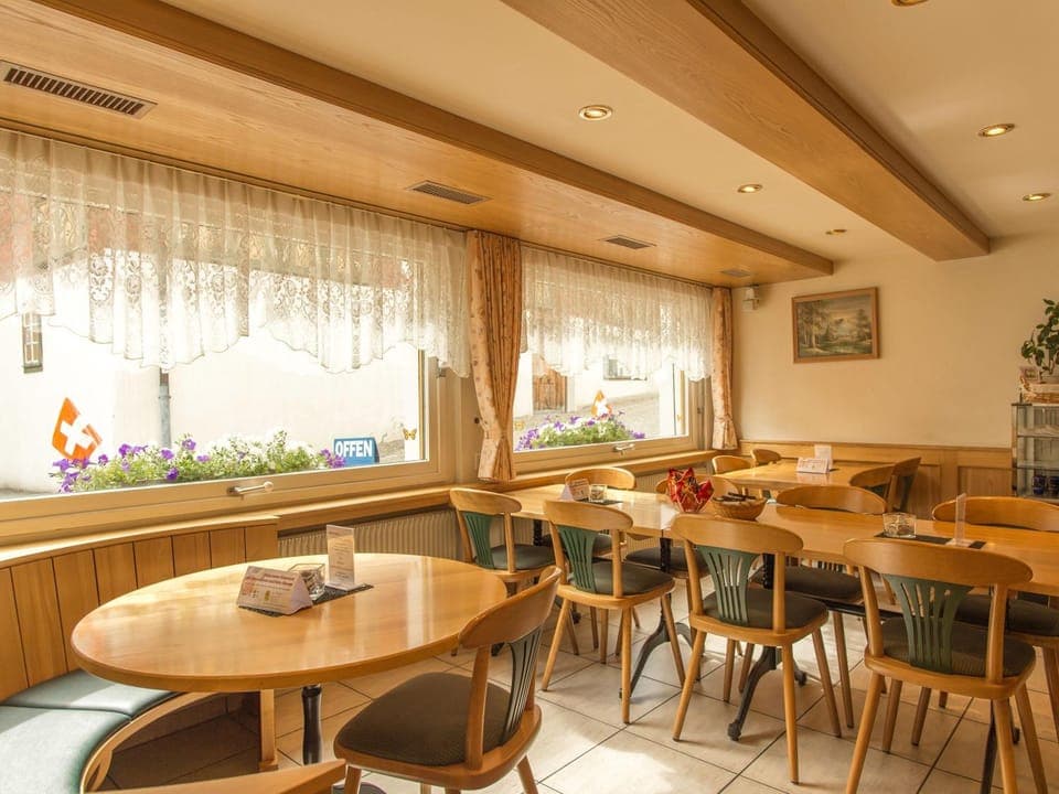 Gasthaus Pension zum Turm Hostel in Canton of Ticino