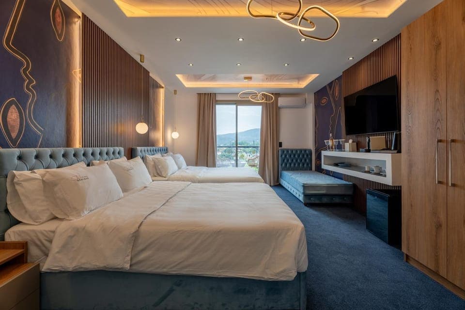 TV and multimedia, Photo of the whole room, Bedroom