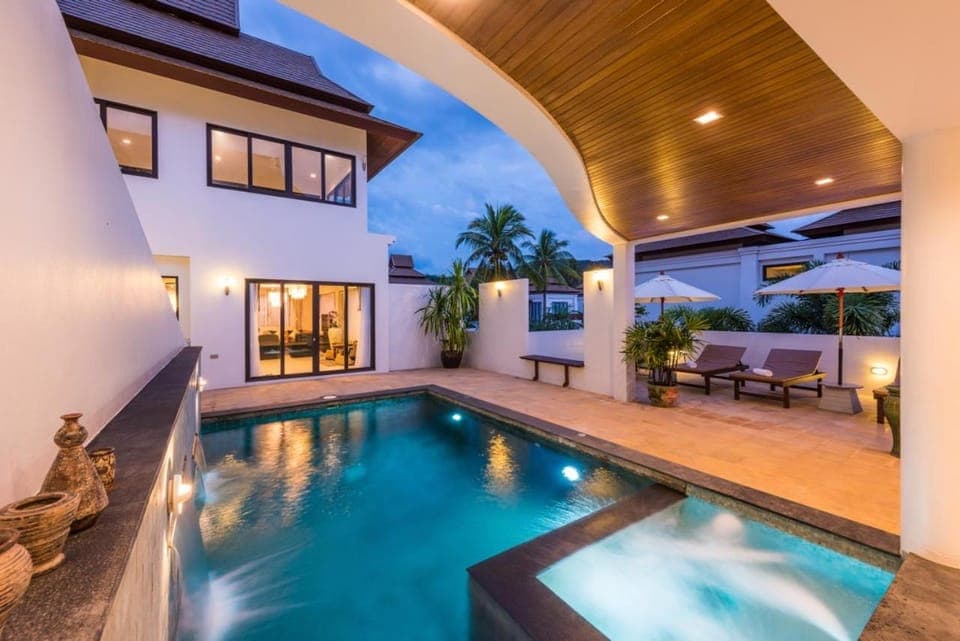 Shower, Toilet, Patio, Balcony/Terrace, Swimming pool