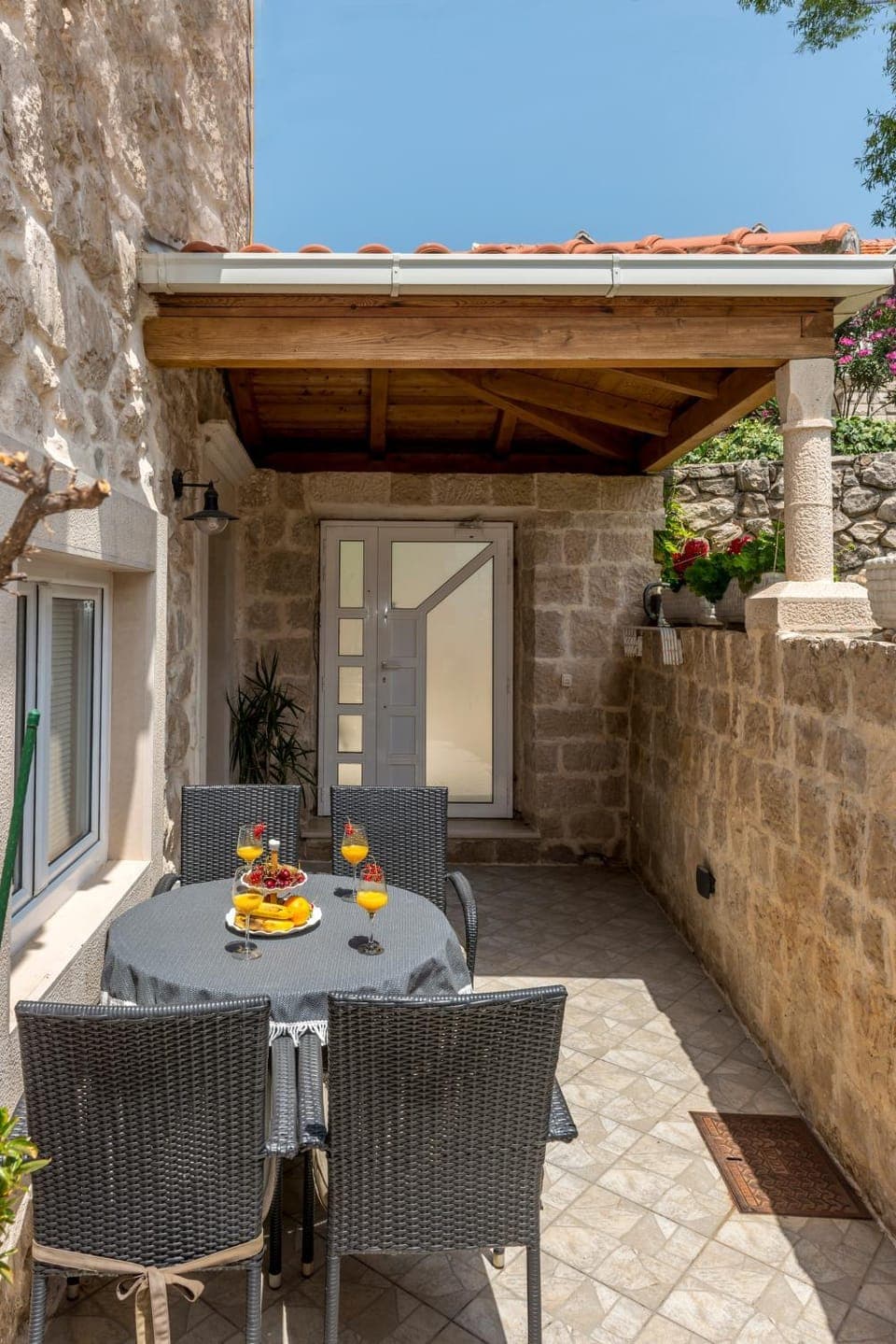 Patio, Balcony/Terrace, Seating area