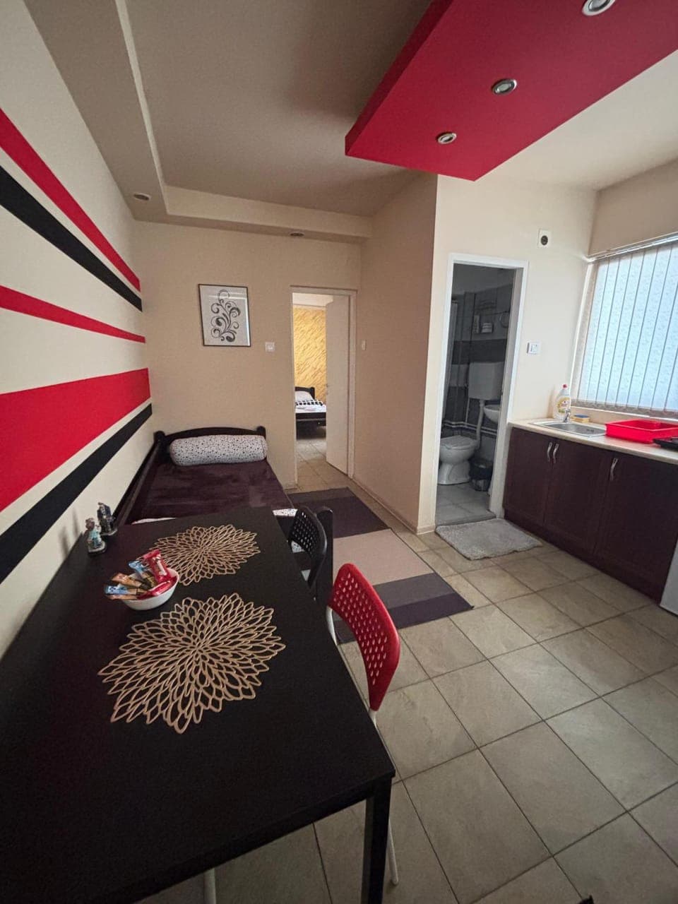 Bed, Kitchen or kitchenette, Living room, Photo of the whole room, Seating area, Dining area