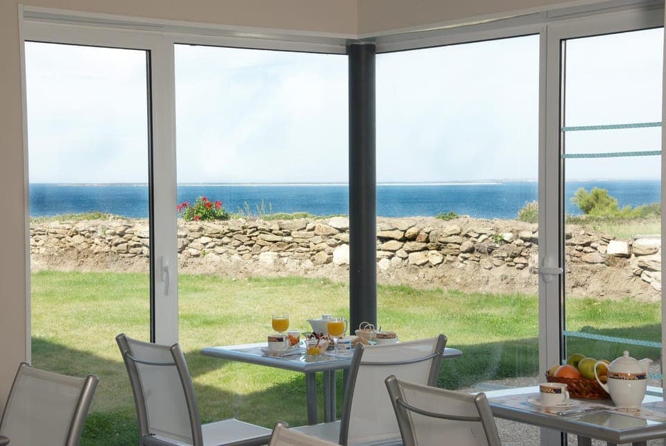 Restaurant/places to eat, View (from property/room), Sea view