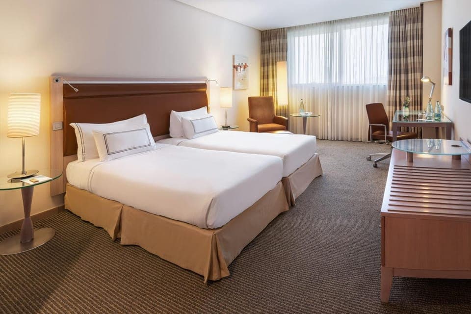 Property building, Bed, Bedroom
