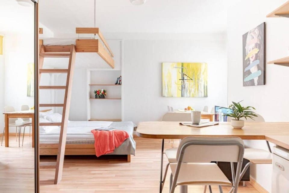 Bed, Other, Photo of the whole room, Seating area, Dining area, Bedroom