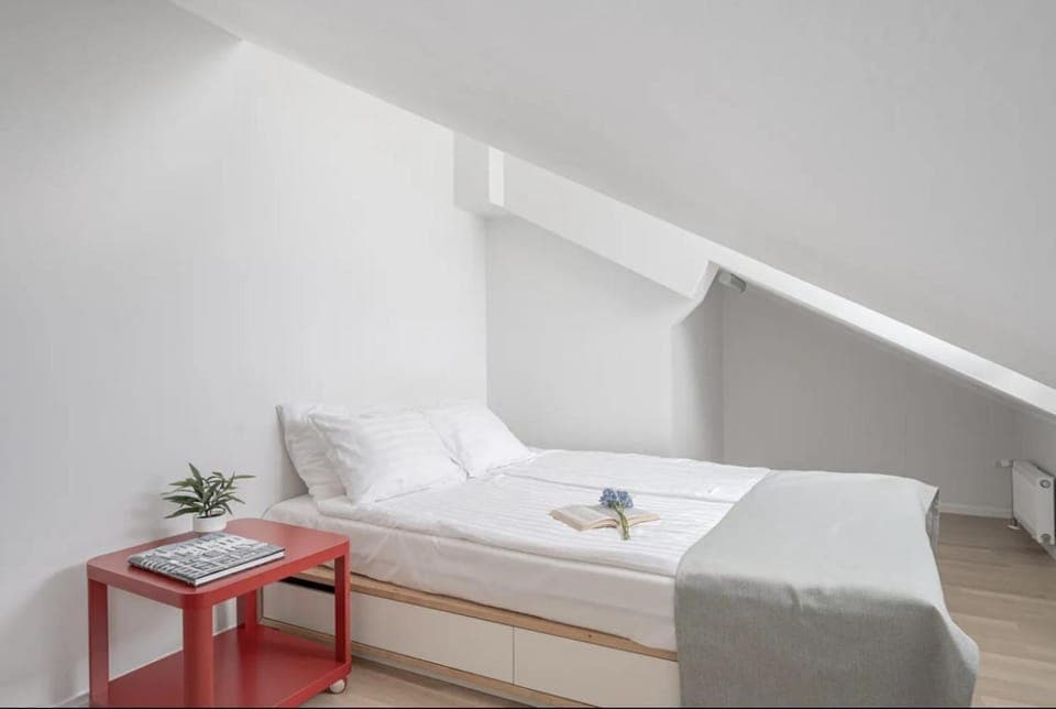 Bed, Photo of the whole room, Bedroom