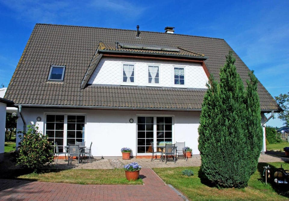 Property building, Garden view