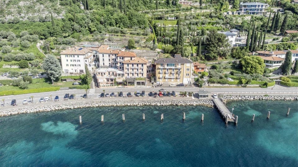 Property building, Bird's eye view, City view, Lake view, Mountain view