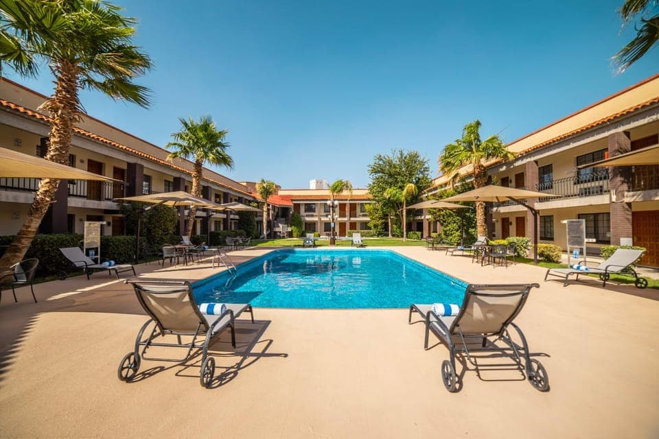 Garden, Swimming pool