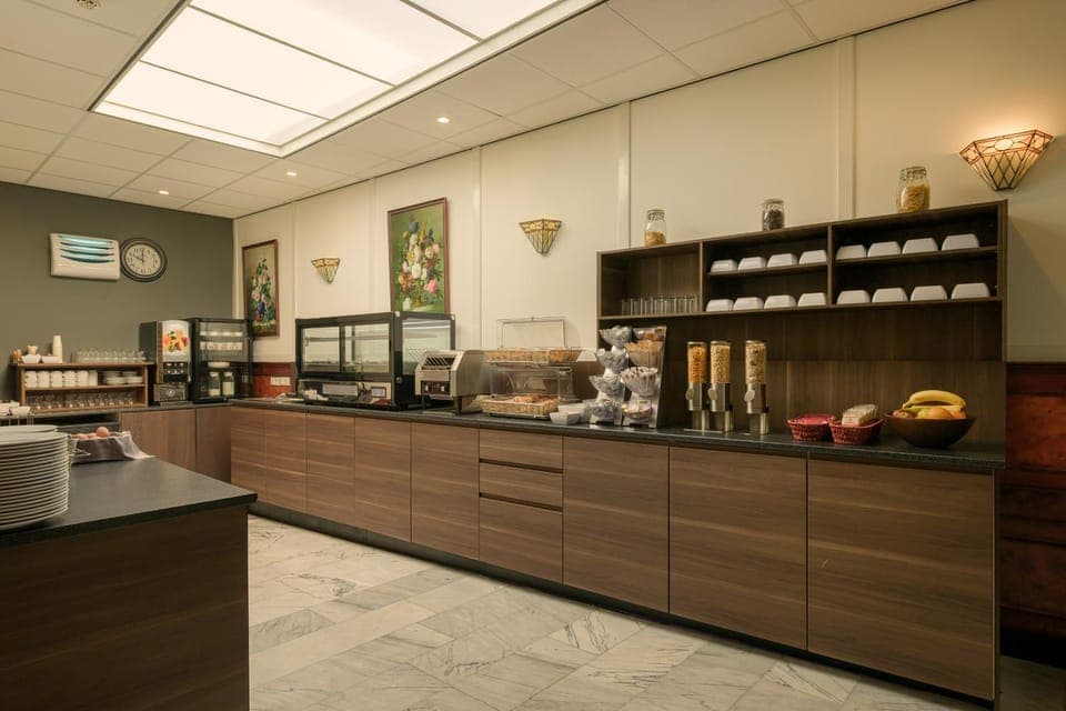 Breakfast, Continental breakfast