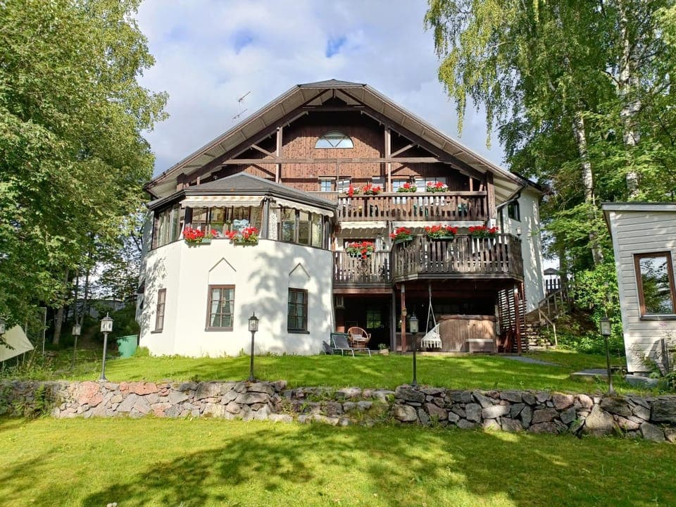 Property building, Day, Garden, Garden view