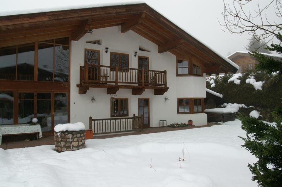 Property building, Day, Winter