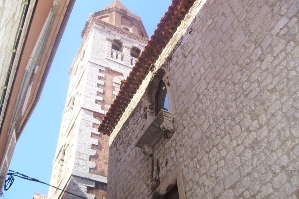 Nearby landmark