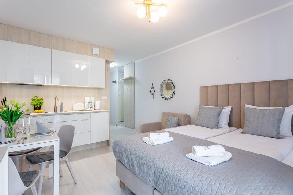 Bed, Kitchen or kitchenette, Photo of the whole room