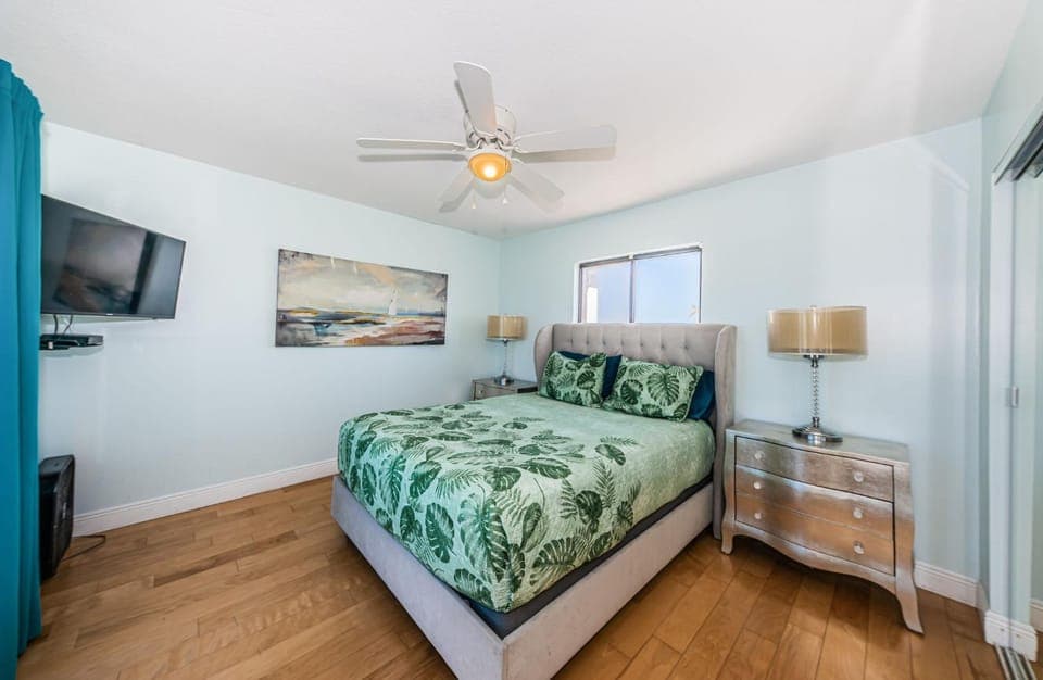 Bed, Bedroom
