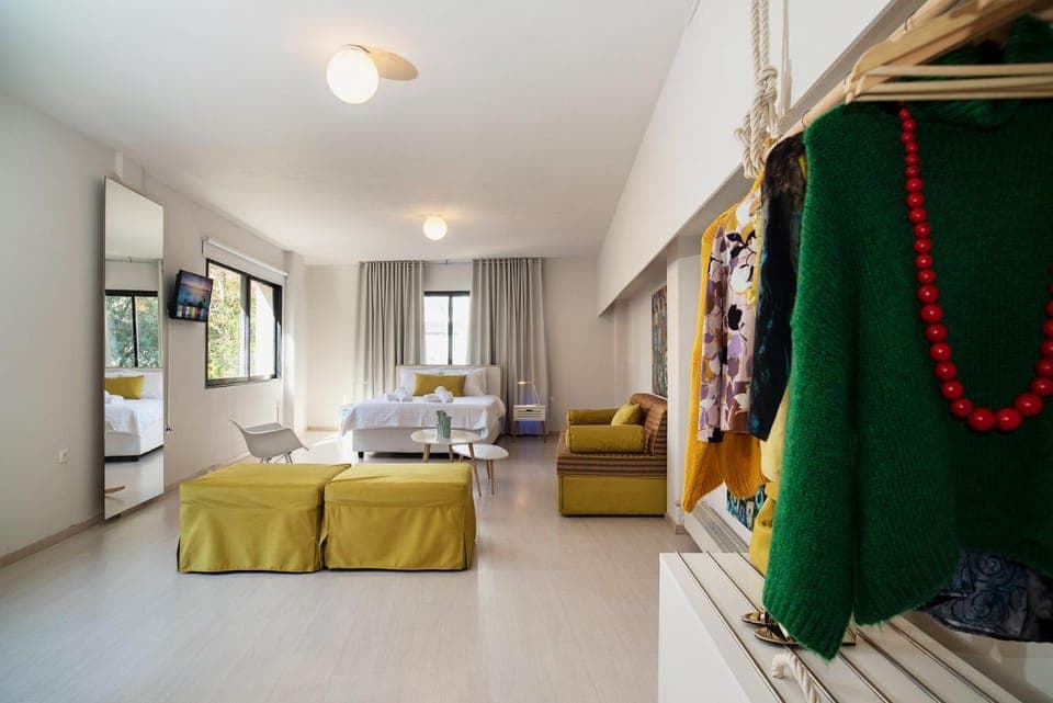 Living room, Decorative detail, Bedroom