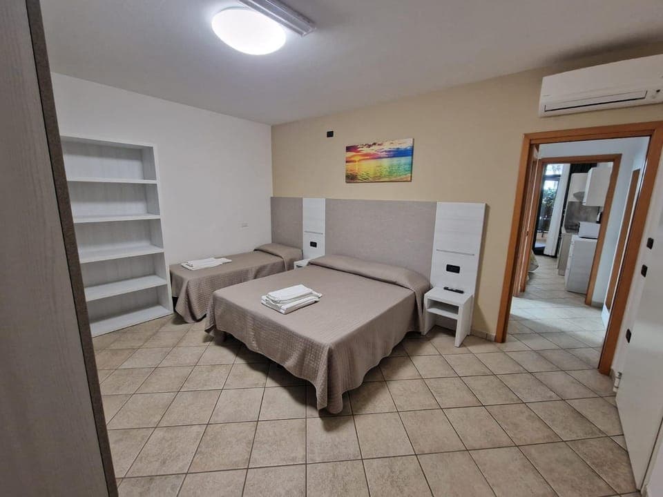 Bed, Photo of the whole room, Bedroom, wardrobe