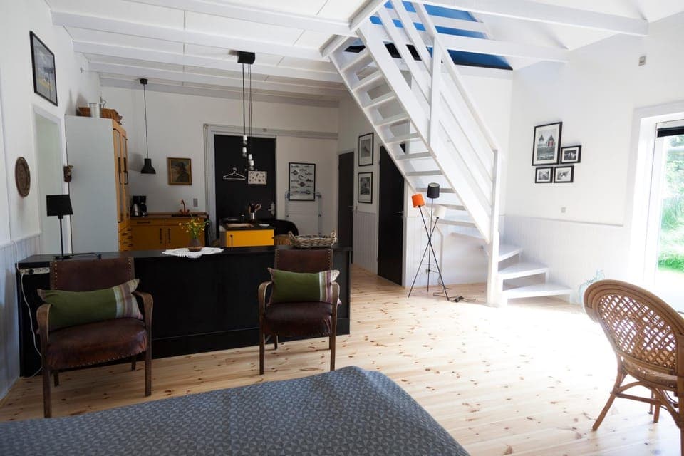 Communal lounge/ TV room