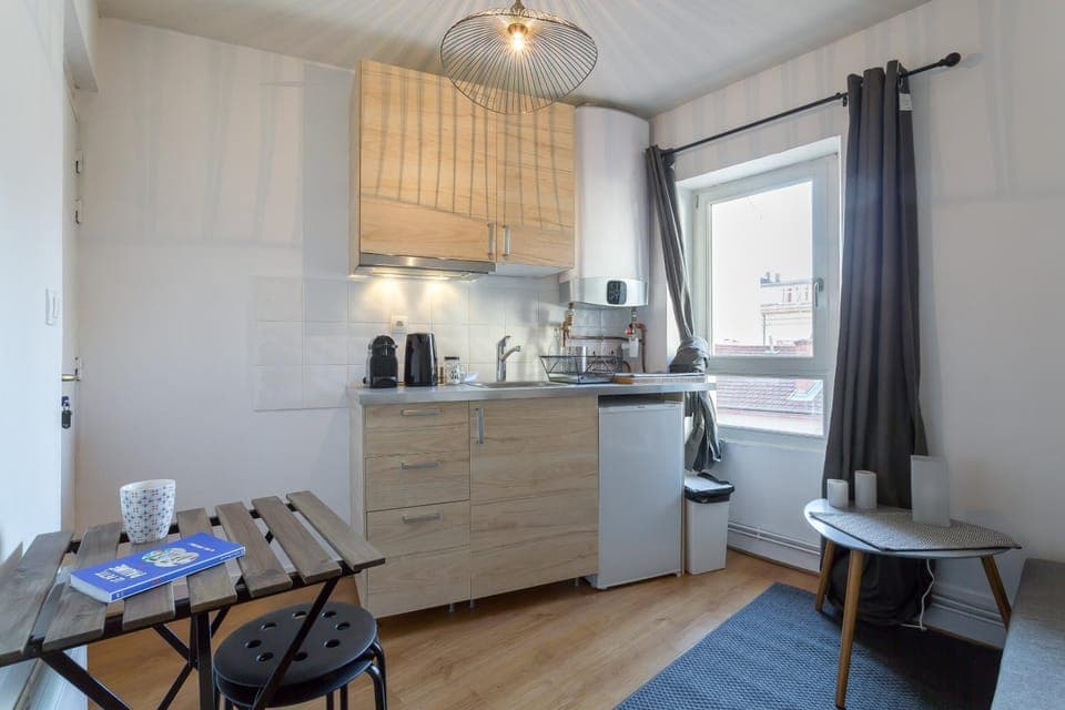 Kitchen or kitchenette