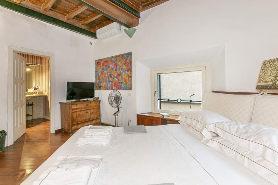 Bed, TV and multimedia, Bedroom, air conditioner