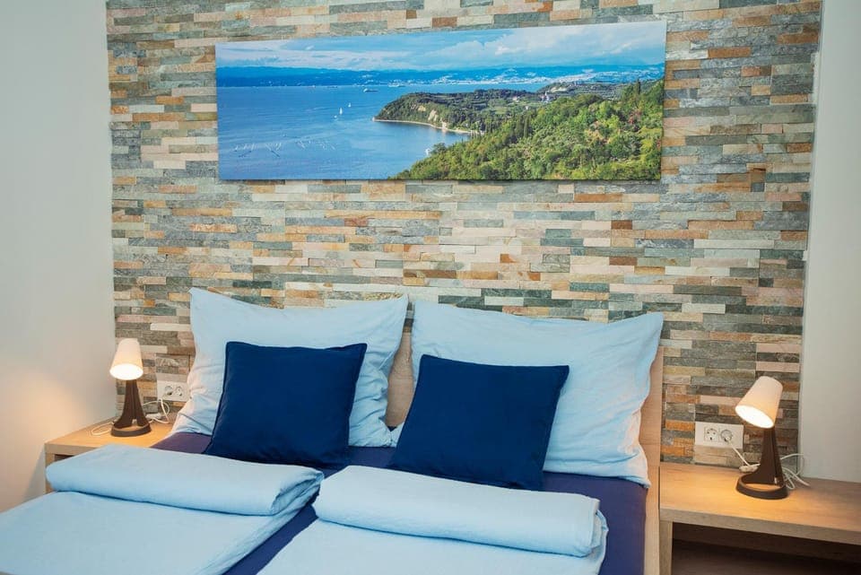 Bed, Decorative detail, Bedroom