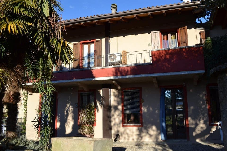 Property building, Pets