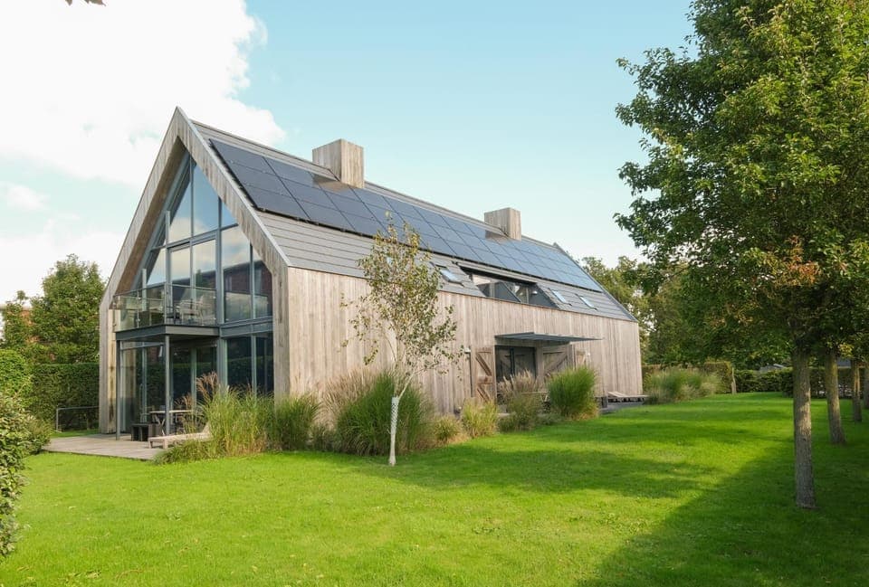 Property building, Spring, Day, Garden, Garden view