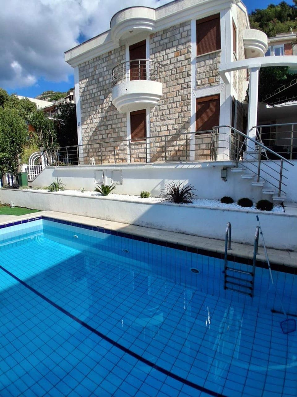 Property building, Swimming pool