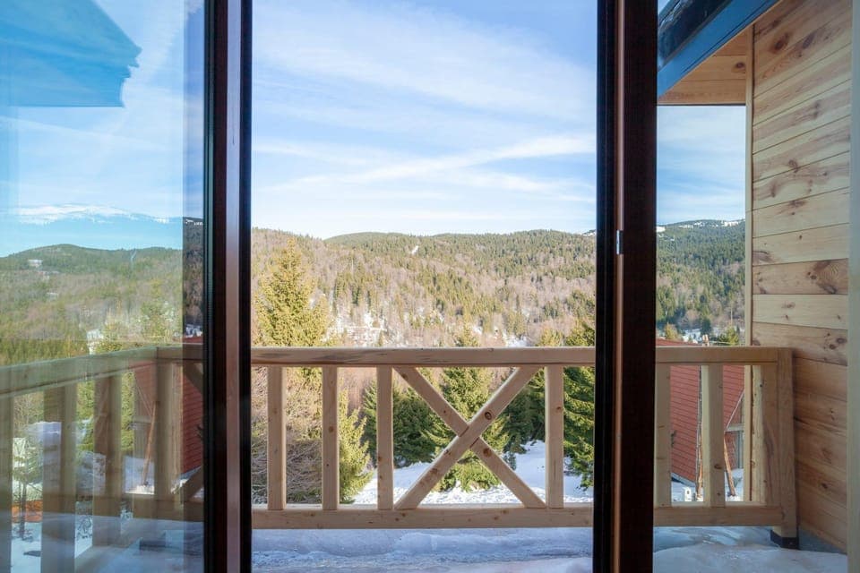 Balcony/Terrace, Mountain view